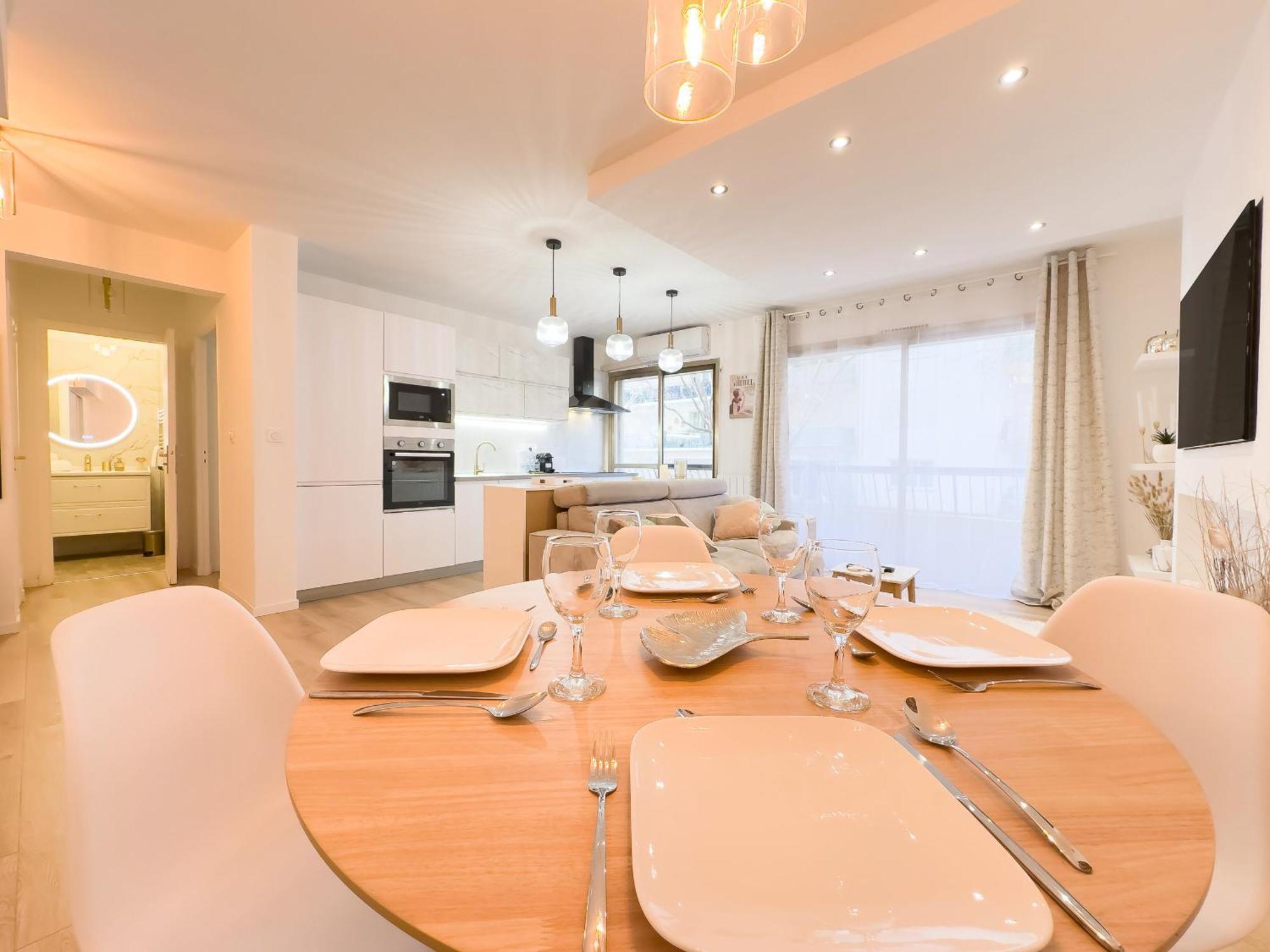 Apartment Le Dore By Winsome Destination Cannes